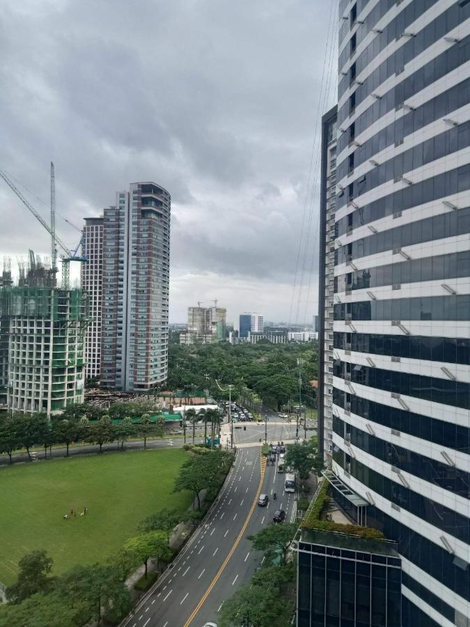 Fort Victoria Condominium Tower C タギッグ エクステリア 写真