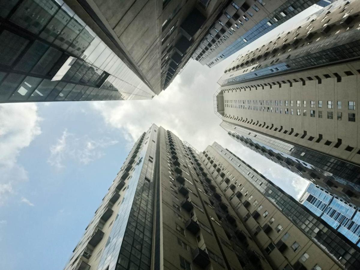Fort Victoria Condominium Tower C タギッグ エクステリア 写真